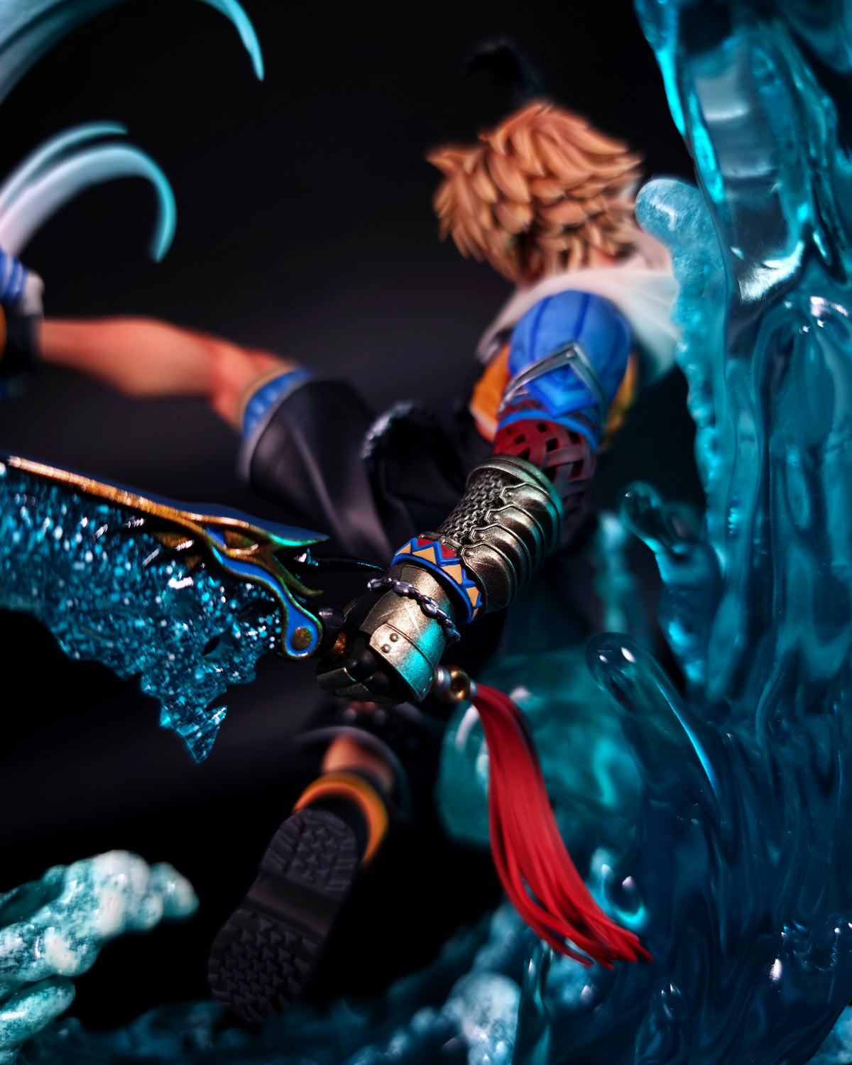 The Blitzball Ace Statue